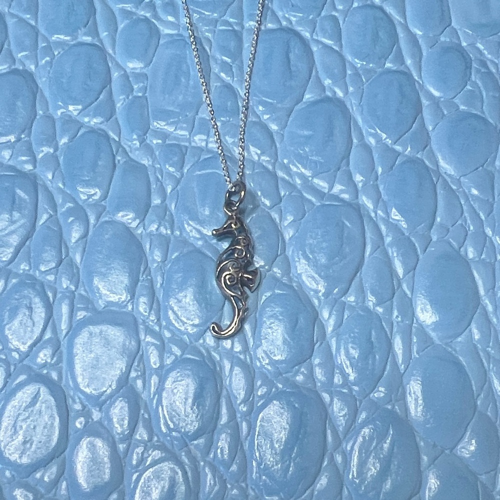 Elegant Silver Seahorse Pendant Necklace
